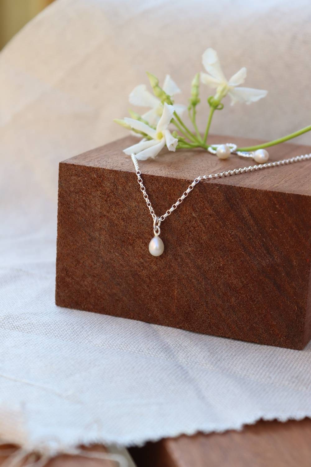 Dainty necklaces online silver