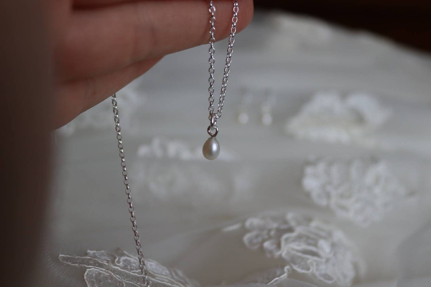 Simple Pearl Necklace / Beautifully dainty silver necklace / Bridal jewellery /Bridesmaids Necklaces