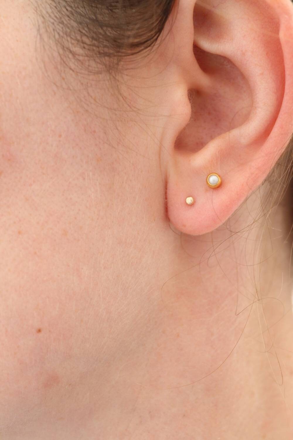 9ct Gold Tiny Dot Studs