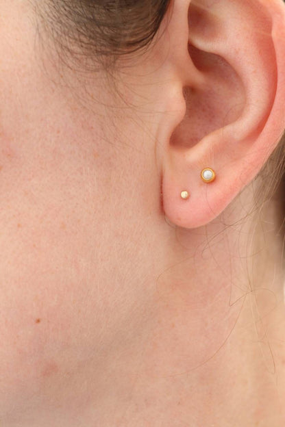 9ct Gold Tiny Dot Studs