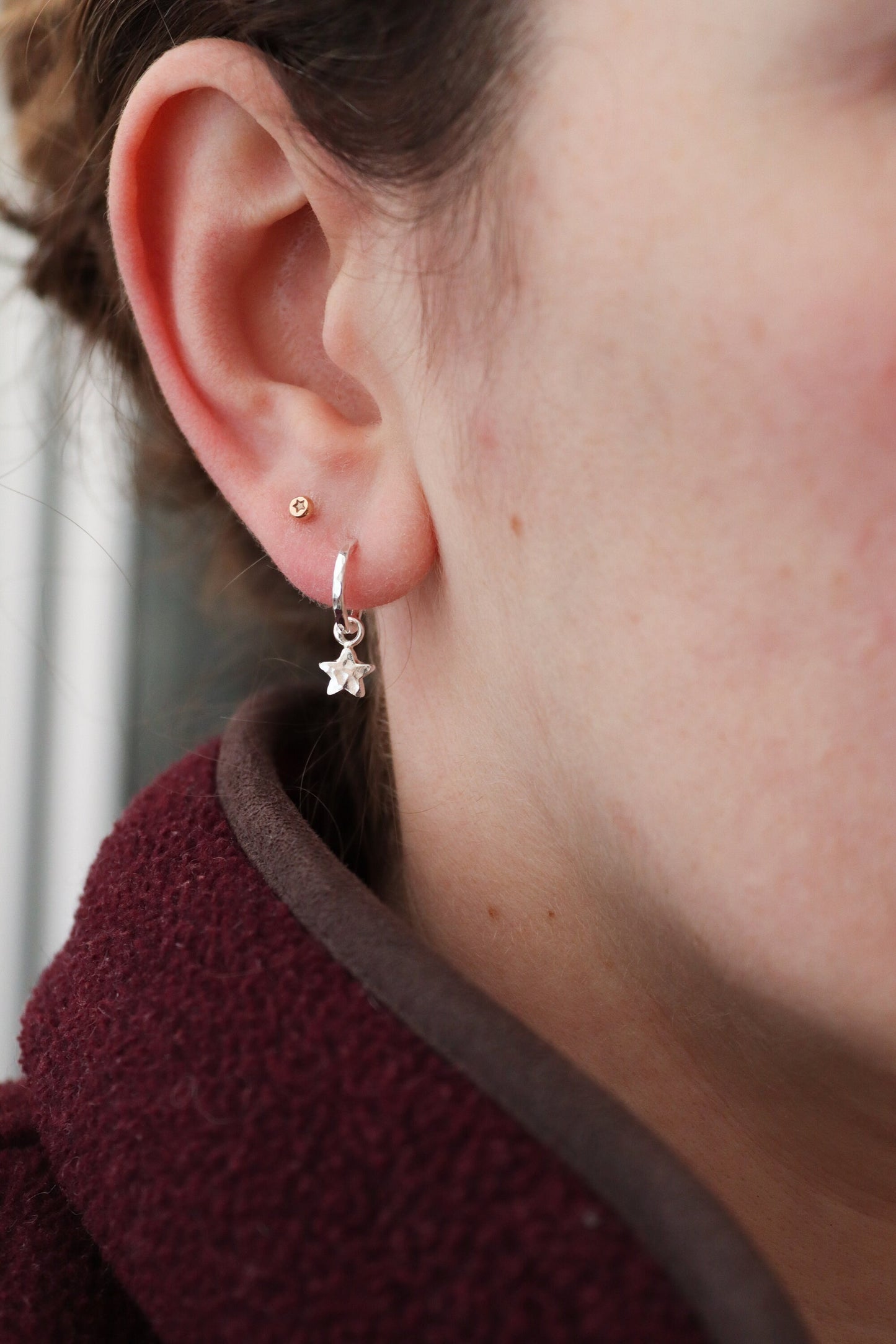 Silver Star Earrings / Chunky Hammered Star Huggies / Sterling Silver Small Hoops With Dangles/ Christmas Earrings